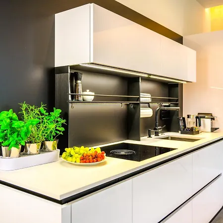 Pietryna Luxury - Sauna , Jacuzzi , Bezposrednio Przy Ul Piotrkowskiej Apartman