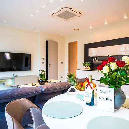 Pietryna Luxury - Sauna , Jacuzzi , Bezposrednio Przy Ul Piotrkowskiej Apartman *