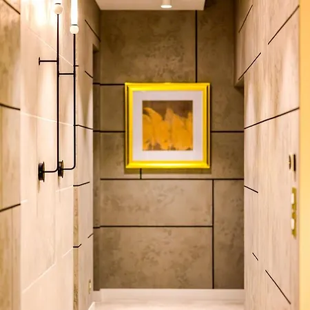 Pietryna Luxury - Sauna , Jacuzzi , Bezposrednio Przy Ul Piotrkowskiej Apartman