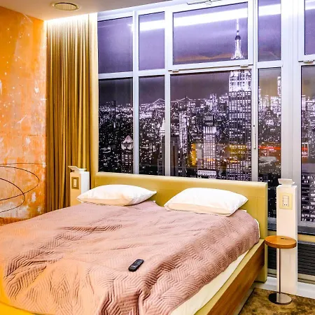 Apartment Pietryna Luxury - Sauna , Jacuzzi , Bezposrednio Przy Ul Piotrkowskiej Lodz (Lodz)