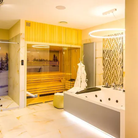 Apartment Pietryna Luxury - Sauna , Jacuzzi , Bezposrednio Przy Ul Piotrkowskiej Lodz (Lodz)