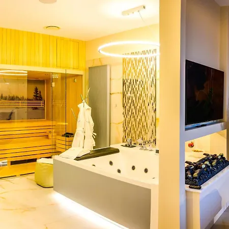 Pietryna Luxury - Sauna , Jacuzzi , Bezposrednio Przy Ul Piotrkowskiej Apartman *